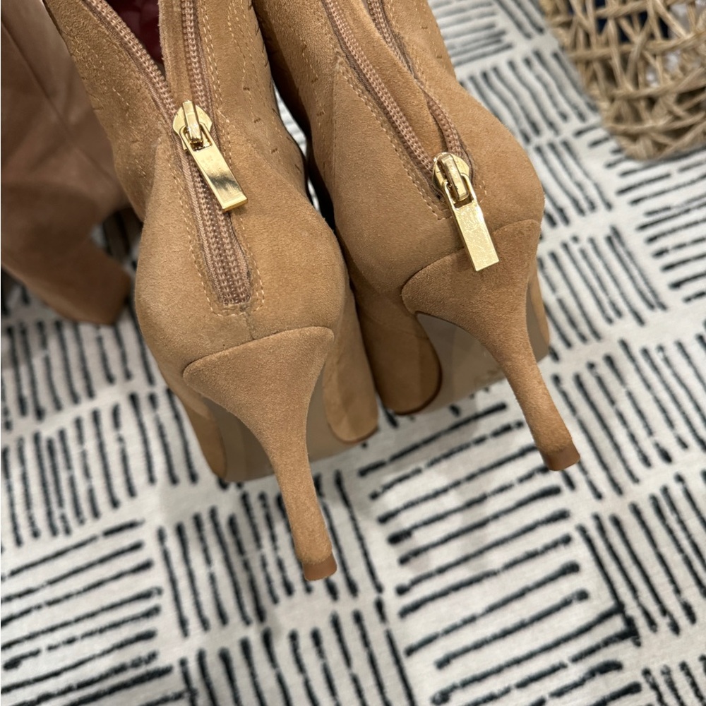 RAYE Booties - Picture 7 of 9